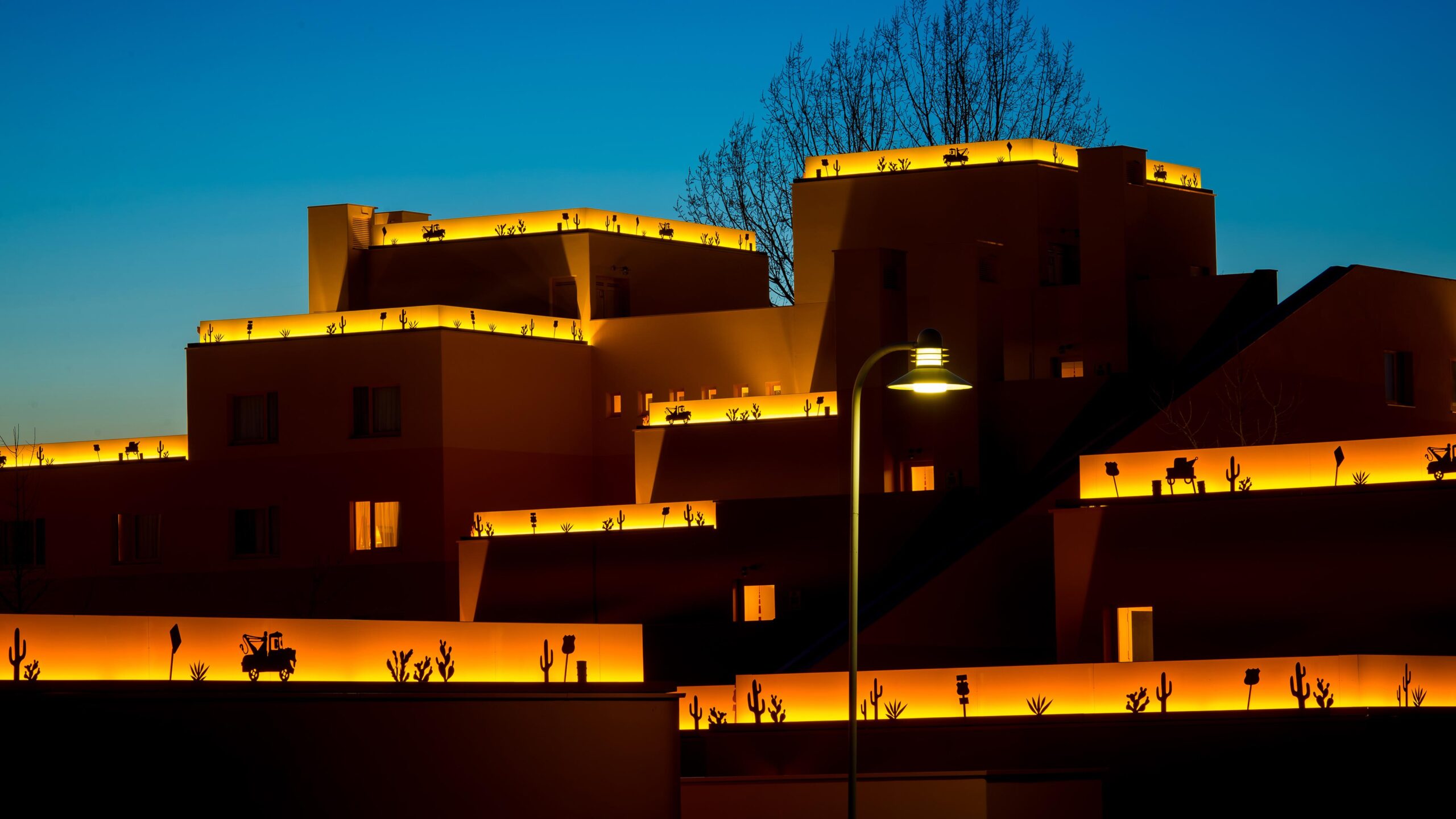 Disney’s Hotel Santa Fe met Pixar Cars-touch