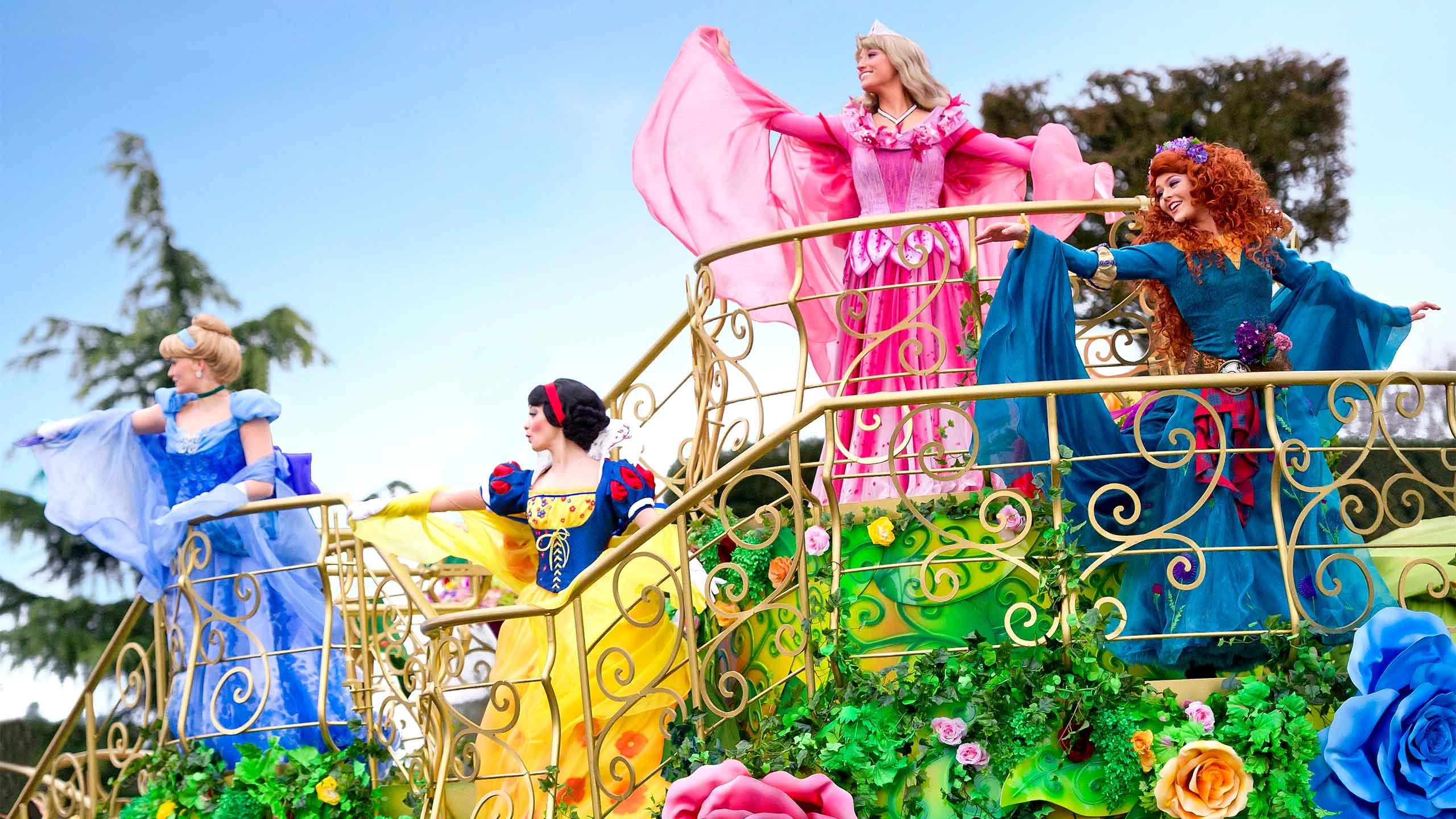 Prinsessen-float tijdens Stars on Parade in Disneyland Paris