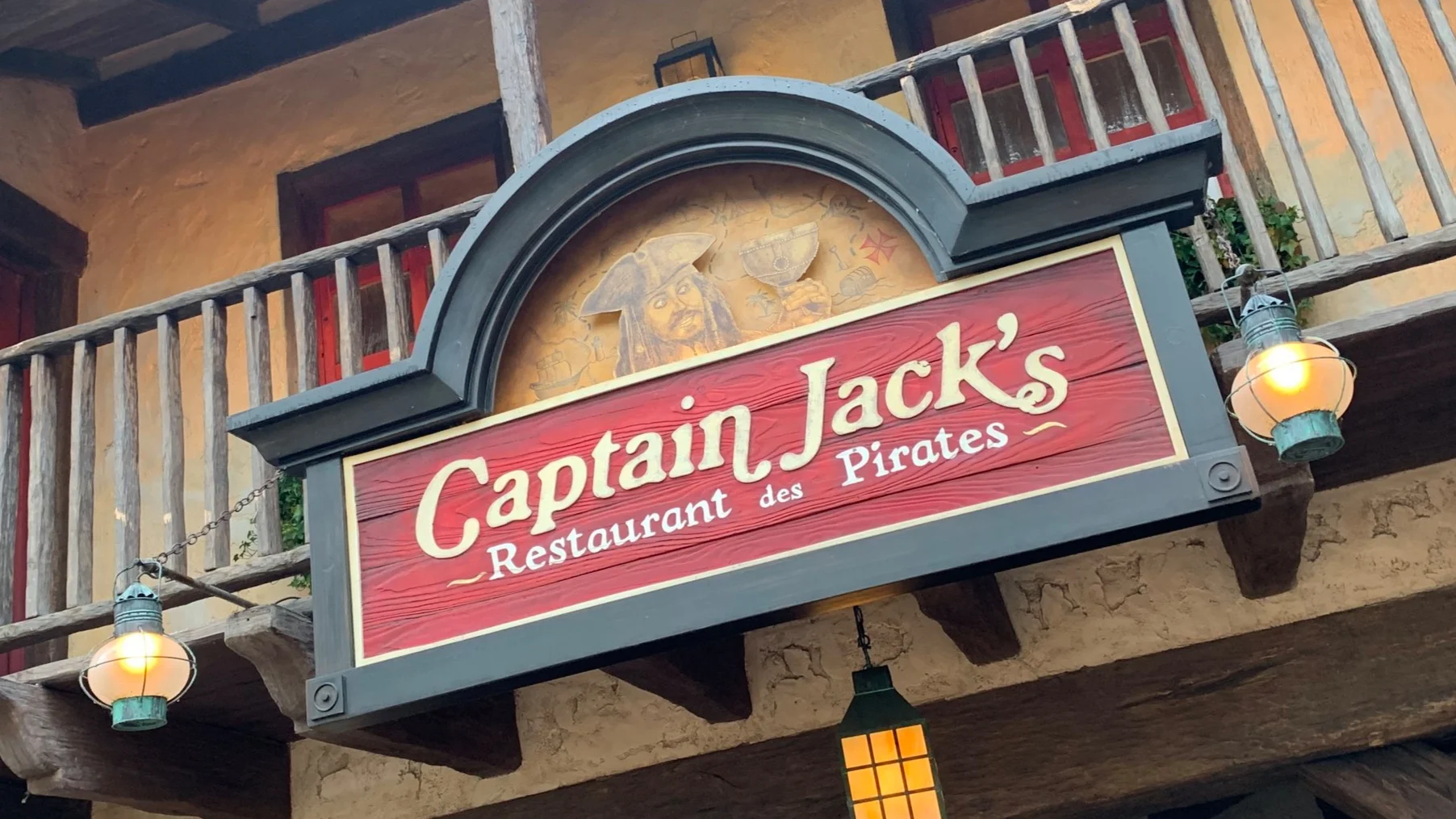 Captain Jack’s met uitzicht op Pirates of the Caribbean