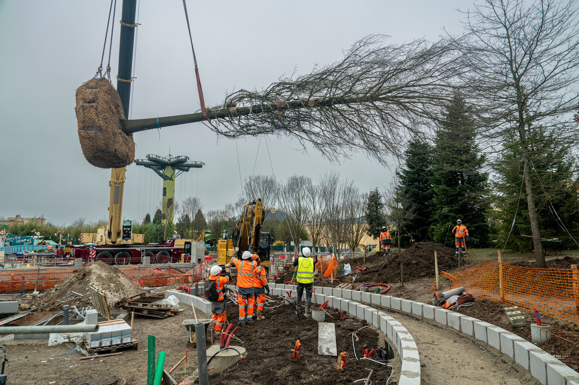 Landschapsinrichting Disney Adventure World – beplanting en decoratieve elementen