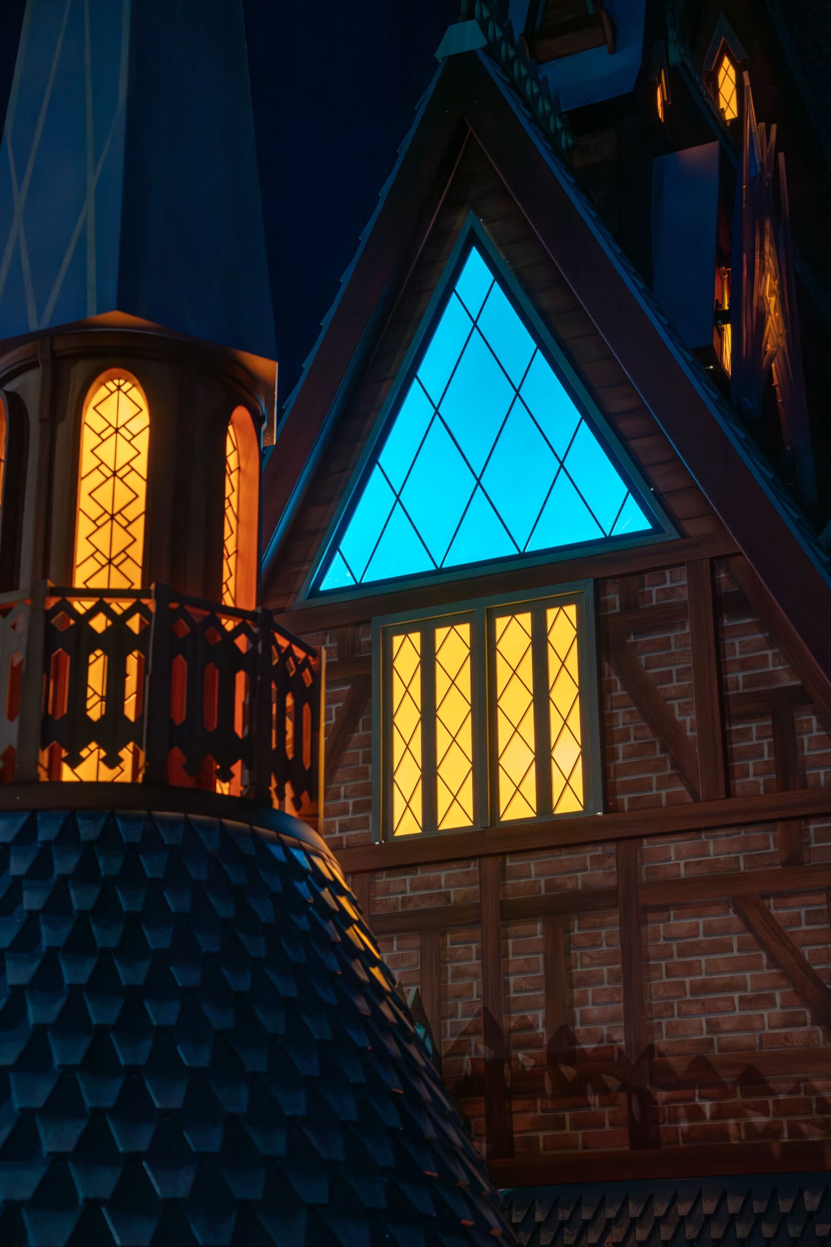 Detailfoto dakpanelen en schilderwerk Arendelle Castle