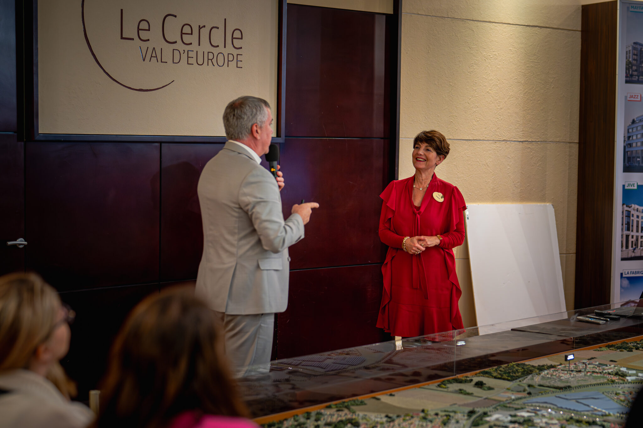 Lancering van het WEConnect International mentorprogramma bij Le Cercle in Val d Europe