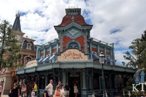 Gevel van The Storybook Store op Main Street, Disneyland Paris